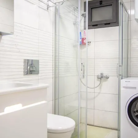 公寓 Splendid Flat With Shared Pool And Backyard Close To The Beach In Cesme